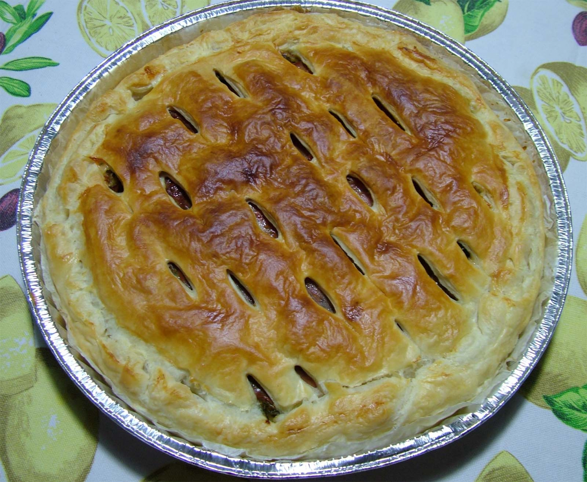 Torta sfogliata con scarola e fontina